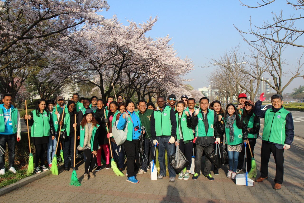 Saemaul Monthly Cleaning Campaign April 2016